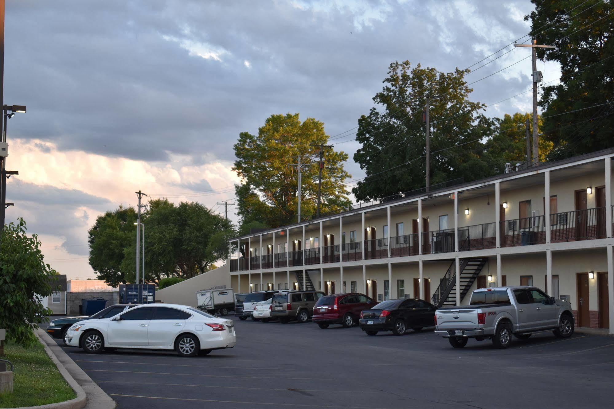 Town House Inn Cape Girardeau Exteriér fotografie